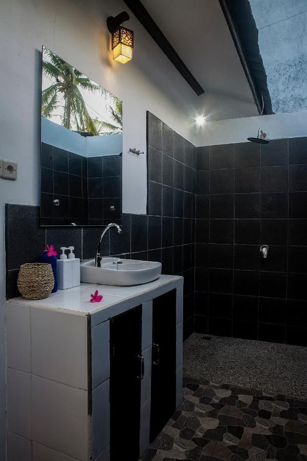 Sanctum Dive Villa With Private Pool กีลีตราวางัน ภายนอก รูปภาพ